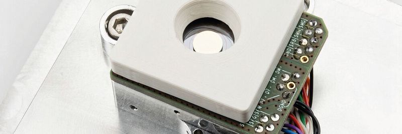 Intelligente Sensorik: 2D-Vektorscannermodul I2DQSEM01für Anwendungen im IIoT.