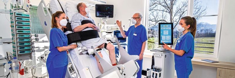 Schneller Genesen: Dank eines robotergestützten Systems können Patienten im Intensivbett bewegt werden. Dank Kombination aus Aufrichtung und Bewegung mit Robotik wird die Mobilisierung erleichtert.