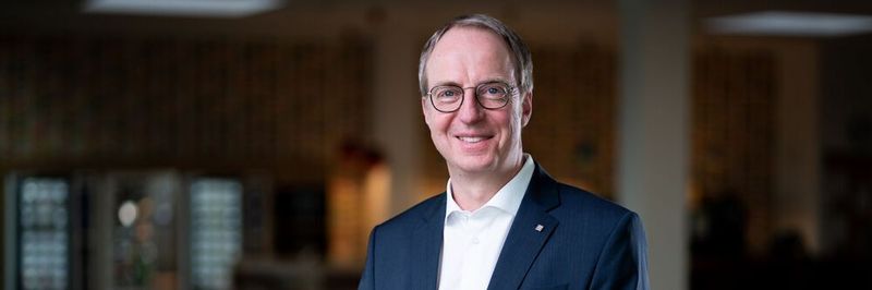 Steffen Ebner, Vertriebsvorstand bei Komsa, sieht in der Notwendigkeit, Kommunikationssysteme zu synchroniseren, einen Treiber fürs B2B-Geschäft.