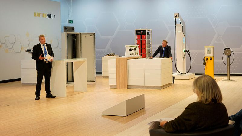 Kurz vor der Hannover Messe zeigt Harting neue Entwicklungen rund um industrielle Steckverbinder.