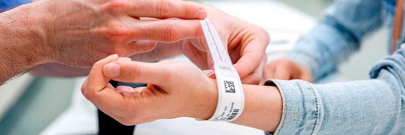 Armband mit RFID-Tag