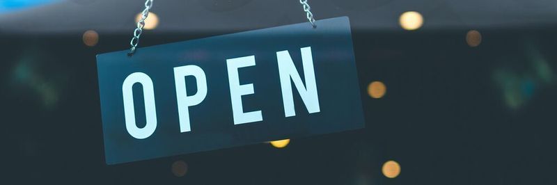 Oft alles andere als „Offen“: Open-Core-ist ein Geschäftsmodell für die Monetarisierung von kommerziell hergestellter Open-Source-Software. Wer sich, angelockt von letzterer Idee, für die Wahl eines Open-Core-Angebots entscheidet, kanm schnell in eine Vermarktungs- und Portabilitätsfalle laufen.