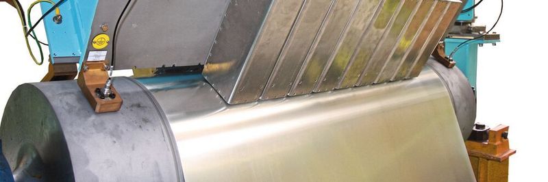Das Inclusion Detection System (IDS) der IMS Messsysteme GmbH für die Früherkennung von inneren Einschlüs-sen und Schalendefekten in kaltgewalzten Bandstählen.