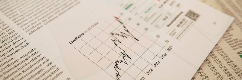 Ce rapport donne un aperçu des prix des produits de base et des stocks d'aluminium et de zinc en mai 2022.