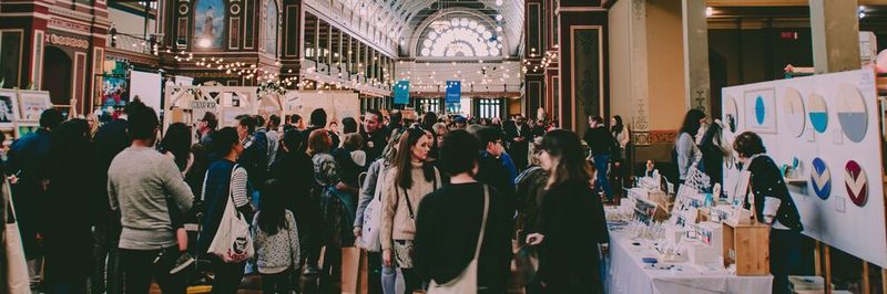 Eine aktuelle Studie zeigt: Präsenzmessen sind immer noch das A und O im B2B, wenngleich viele Marketer auch bereit wären in digitale Messekonzepte zu investieren.