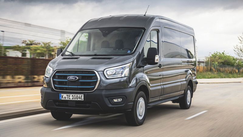 Der batterieelektrische Ford Transit steht in den Startlöchern.