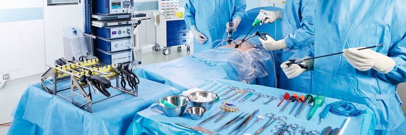 In der Orthopädie oder bei den klassischen chirurgischen Instrumenten streicht mindestens die Hälfte der darin tätigen Unternehmen einzelne Produkte, ganze Produktlinien oder gar komplette Sortimente.