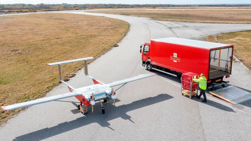 Die britische Royal Mail setzt Drohnen zur Paketauslieferung ein.