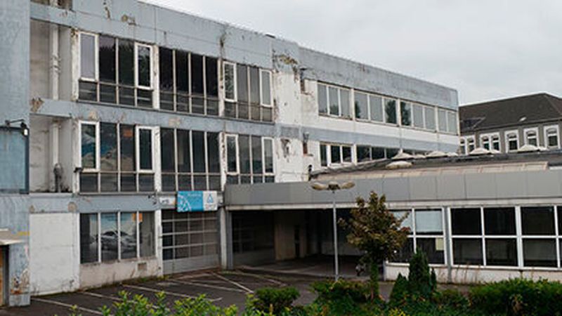 Autohaus-Brachen sind selten geworden. Die Zahl der Insolvenzen im Kfz-Gewerbe steigt zwar, allerdings auf niedrigem Niveau.