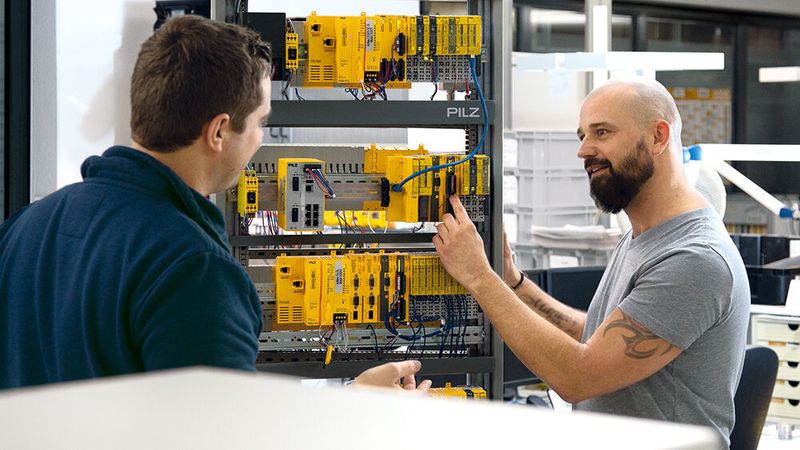 Die Pilz Gruppe erreicht einen neuen Umsatzrekord von 348,4 Mio. Euro. Das hat das Familienunternehmen für sichere Automation vor allem auch der hohen Innovationskraft seiner Mitarbeiterinnen und Mitarbeiter zu verdanken.