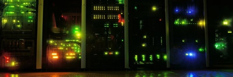 Rechenzentren effektiv betreiben (Image by kewl from Pixabay)