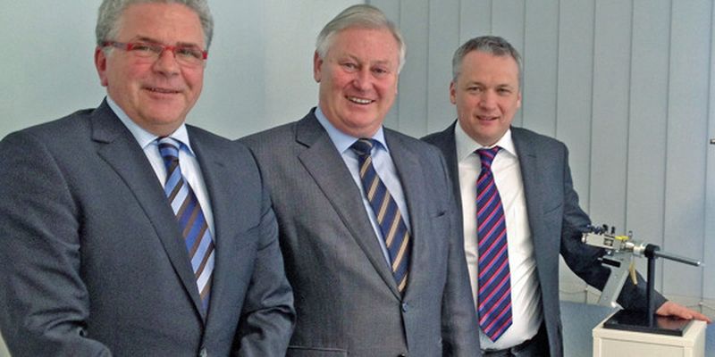 V.l.n.r.: Rainer Kunkel (Reinhardt Technik), Hubert Riek (J. Wagner GmbH), Carsten Fuhs (Reinhardt Technik). (Bild: J. Wagner)