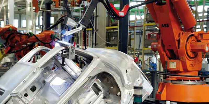 Umformbare Platinen aus Stahl und Aluminium für den Leichtbau mit dem CMT-Verfahren fügen. (Bild: Fronius)
