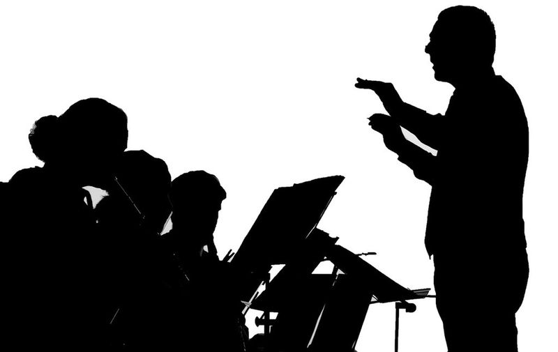 Wer alle IT-Prozesse dirigieren will, kann ein Orchestrierungs-Tool gebrauchen. System Center Orcahstrator von Microsoft steht mit allen Verwaltungs-Modulen des Herstellers in Verbindung. (Bild: Tom Win/Pixelio)