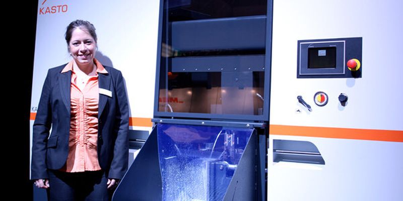 Stephanie Bäumler, Kasto: „Die neue Kastotwin A 4x5 bildet das obere Ende der Twin-Reihe unserer Bandsägeautomaten.“ (Bild: Michel)