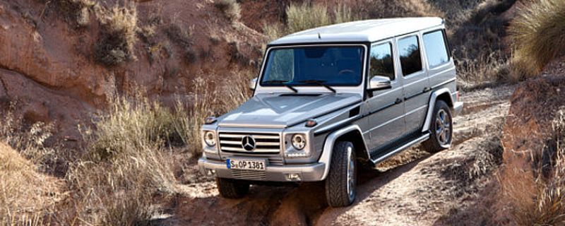 Außen hat Mercedes-Benz die G-Klasse nur dezent verändert. Die auffälligsten Änderungen befinden sich im Innenraum und unter der Motorhaube.
