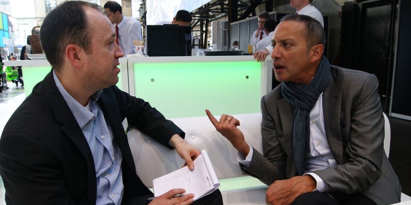 IT-BUSINESS-Redakteur Michael Hase im Gespräch mit Also-Actebis-COO Gustavo Möller-Hergt