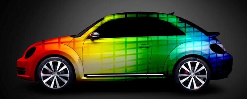 Nein, das ist kein Beetle Harlekin, in Anlehnung an das Polo-Sondermodell der 90er. Die Studie Muscle Car des People´s Car Project soll seine Außenfarbe ja nach gewählter Musik im Innenraum ändern.
