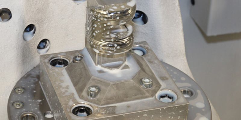 Live-Fertigung eines Knieimplantats