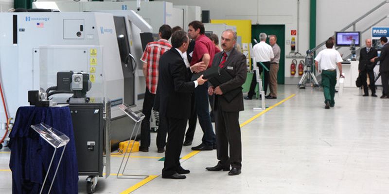 Mehr als 100 Kunden und Interessenten nutzten die Hausausstellung, sich über das Werkzeugmaschinenprogramm von Unitech, Chemnitz, zu informieren.