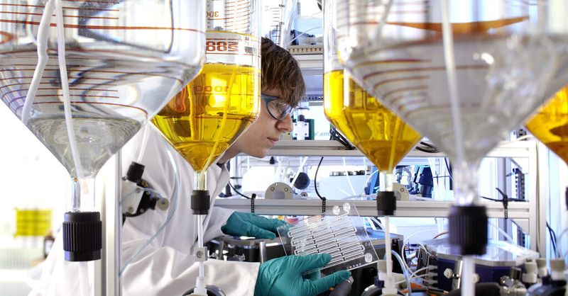 Microreactors are a trend topic for the chemical industry - now scientist from German Fraunhofer institute demonstrates how these vessels can be used for a very broad range of chemical processes, including explosives...