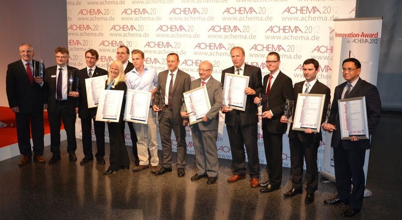 And these are the winners: iFischer’s Labodest VLE 602 , the Separator Ecoforce from GEA Westfalia; the PROESA Technology of Beta Renewables; Spectro’s Spectroblue, Georg Fisher Pipning Systems with the Check Valves Typ 561 & 562, the Fleco Liner from Andocksysteme G. Untch, Fette Compacting’s FE 55, the Compacryst from GEA Process Engineering; Pepperl + Fuchs with Field Connex Dart Fieldbus, and Lenzing who took the special price with the IM-MS reactor.