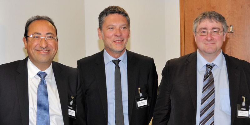 Die Arrow-ECS-EMEA-Manager (v.l.n.r.) Laurent Sadoun, President, Julien Peronneau, Vice President Services, und Eric Gourmelen, CTO Cloud Services, stellten ArrowSphere in London vor.