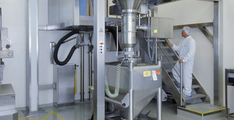 Gentle deagglomeration of sensitive pharmaceutical products, confined installation space and reduced costs? A 2–in–1 deagglomeration process does the trick...
