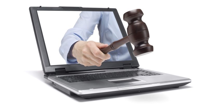 Zahlreiche Gesetze regeln den eCommerce. Sie zu kennen, sichert den Geschäftserfolg.