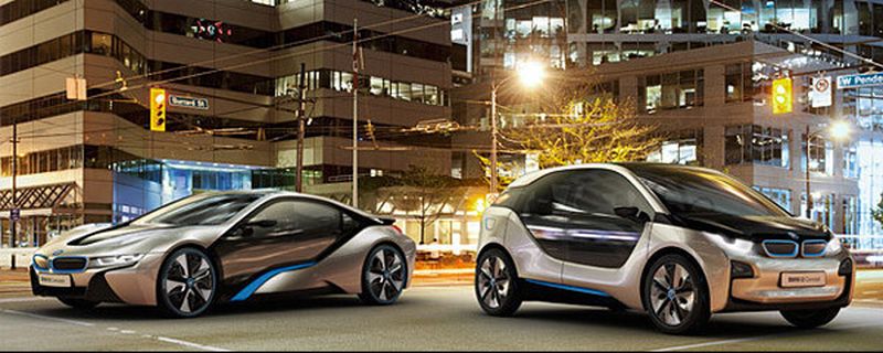 Die Bundesregierung will bis 2020 rund eine Million Elektrofahrzeuge auf die Straße bringen. Ein ehrgeiziges Ziel, das große Anstrengungen verlangt. BMW will mit seinen i-Modellen dazu beitragen.