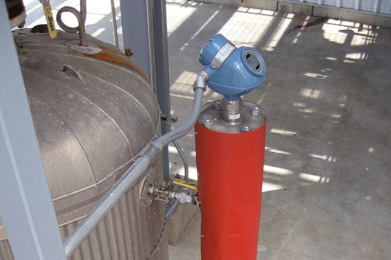 Figure 1a: Rosemount 9901 3-inch diameter chamber with insulation