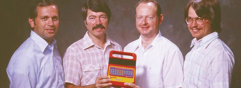 Das Speak & Spell Team von TI 1978: Gene Frantz, Richard Wiggins, Paul Breedlove, Larry Brantingham (v.l.n.r.)