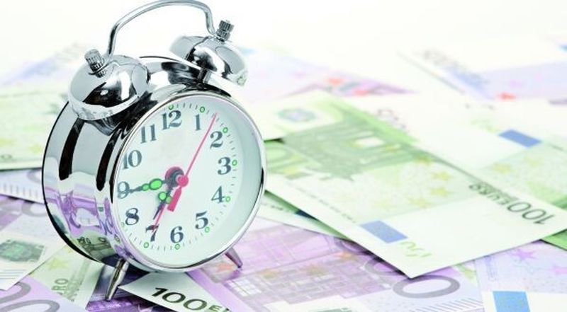Auch kleinere Unternehmen mit einem Jahresumsatz ab 100.000 Euro haben jetzt die Möglichkeit, schnell ihre offenen Rechnungen zu verkaufen.