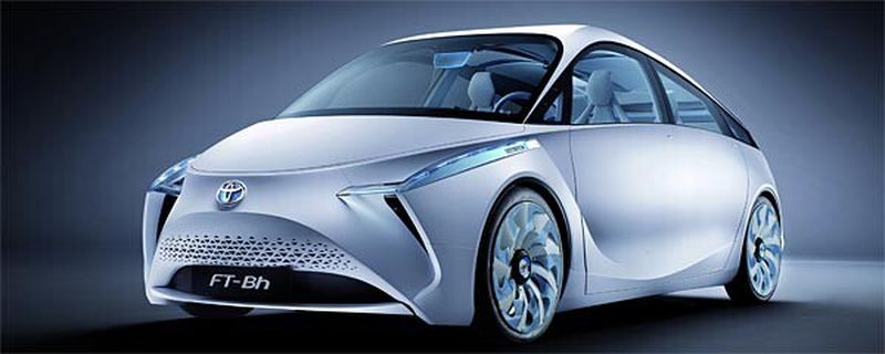 Der FT-Bh ist Toyotas vollhybrides Zukunftskonzept. Insbesondere der CO2-Ausstoß des Fahrzeugs soll sehr niedrig sein. Die Japaner setzen dabei vor allem auf Leichtbau. Um trotzdem preiswert zu produzieren, werden nur bekannte Materialien und gängige Technologien genutzt.