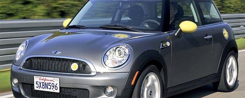 Testfahrer gesucht! BMW sucht Privatpersonen, die den Mini E im Alltag testen. Die Bewerbungsfriste läuft noch bis zum 28. Oktober 2012.