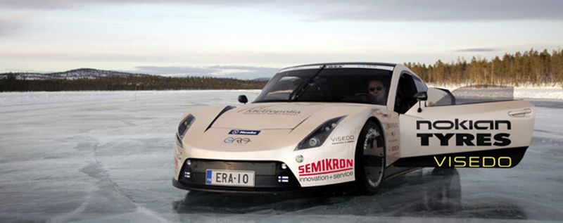 Der Electric Raceabout hat auf einem gefrorenen See in Finnland eine Höchstgeschwindigkeit von über 260 km/h erreicht
