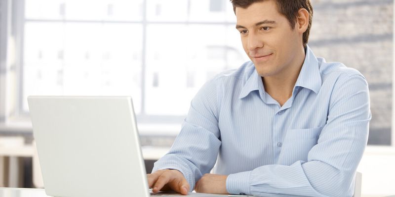 Nicht nur mobile Mitarbeiter sondern auch Endgeräte in Home-Offices müssen per VPN sicher ans Unternehmensnetz angebunden werden. Bei der Administration hilft Active Directory.