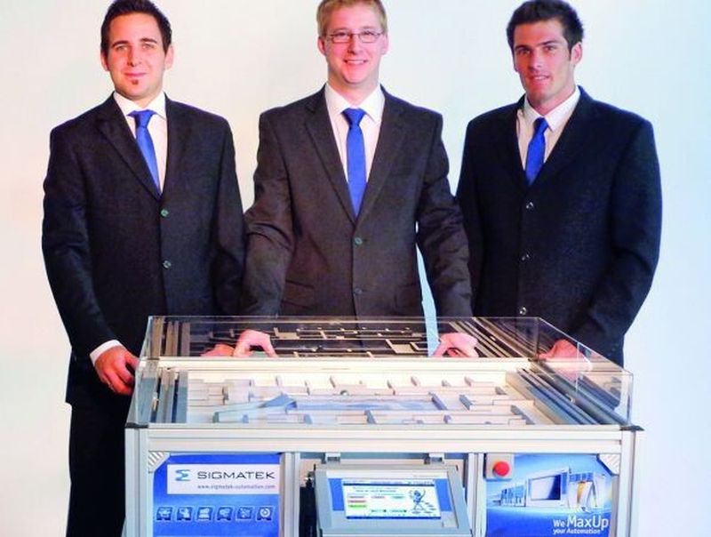 Die jungen Elektrotechniker Leonhard Paradeiser, Sebastian Pfeiffer und Christian Streitberger mit ihrem interaktiven Therapiegerät