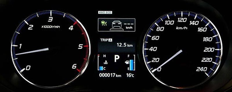 Die Allianz fordert von den Automobilherstellern, Tachos besser gegen Manipulationen zu schützen.