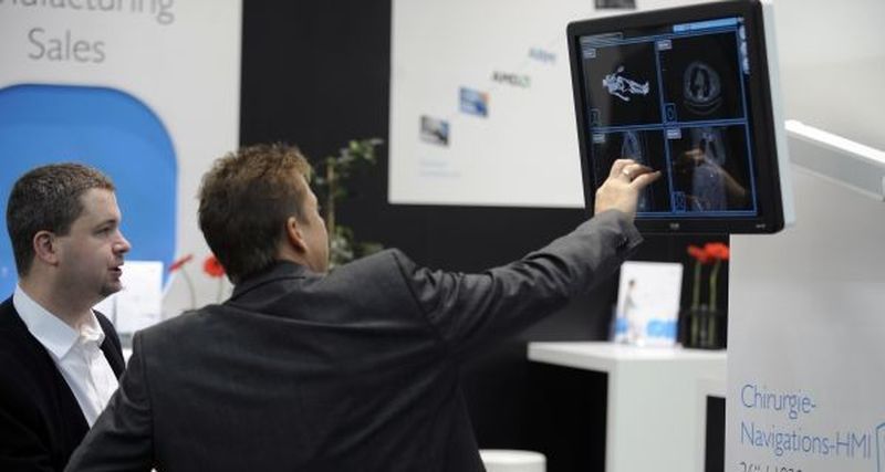 Wo sonst könnte man eine Vielzahl an Neuheiten besser sehen und besprechen als auf einer Messe wie der COMPAMED