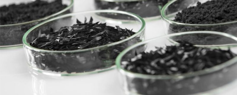 Beim Recyclingprozess wird eine qualitativ hochwertige Carbon-Kurzfaser zurückgewonnen. Deren Zugfestigkeitseigenschaften entsprechen denen einer Neufaser.