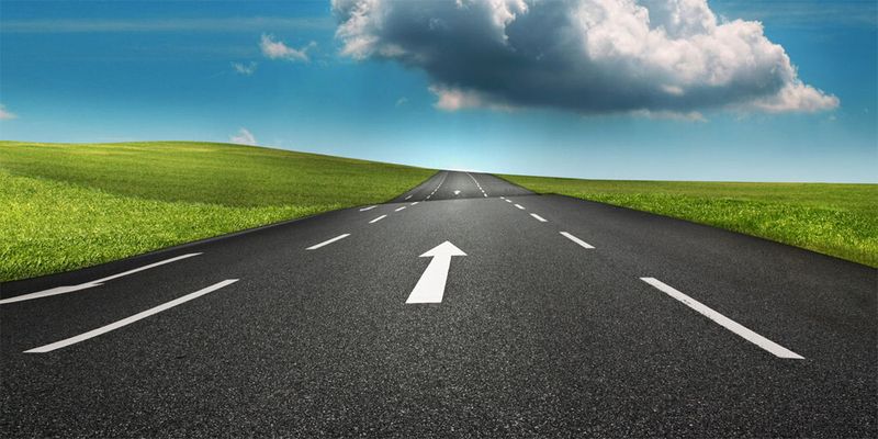 NoSQL und eine konsequent SOA-basierte Anwendungsarchitektur als Antwort auf stetig steigende und uneinheitliche Datenbestände.