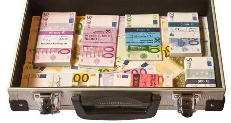 Geldwäsche kommt heute meist ohne Geldkoffer aus. Die Kriminellen haben sich neue Finanztricks einfallen lassen.