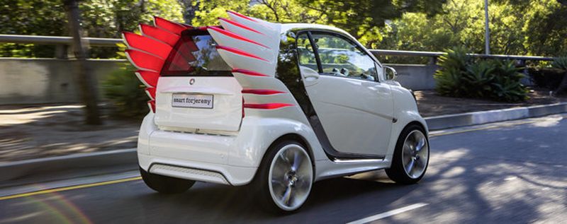 Designerstück mit Flügeln: dieser smart fortwo electric drive wurde vom Modedesigner Jeremy Scott gestaltet