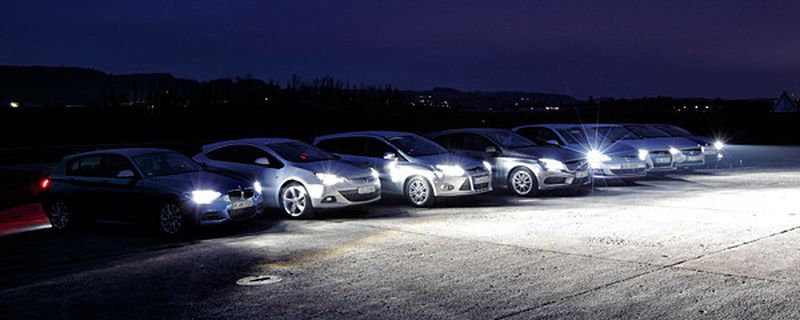 Acht Lichtsysteme der unteren Mittelklasse hat der ADAC getestet. Das Fazit: Sieben erhielten die Note „gut“, nur ein Kandidat erreichte ein „befriedigend“.