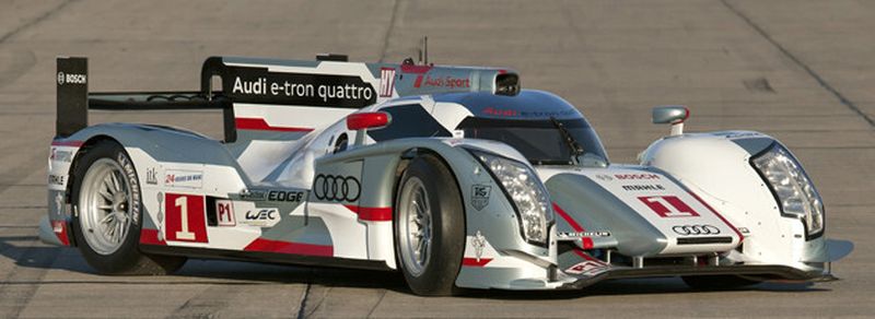 Am 16. März 2013 geht eine Epoche zu Ende: Zum letzten Mal starten die hochkarätigsten Sportwagen der Welt beim traditionsreichen 12-Stunden-Rennen in Sebring. Audi peilt mit den elften Gesamtsieg in Sebring an und setzt zwei Exemplare des R18 e-tron quattro ein