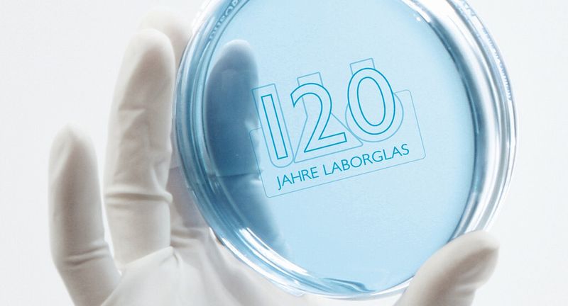 Abb.1: Seit 120 Jahren zuverlässiger und langlebiger Begleiter im Labor: das Borosilikatglas