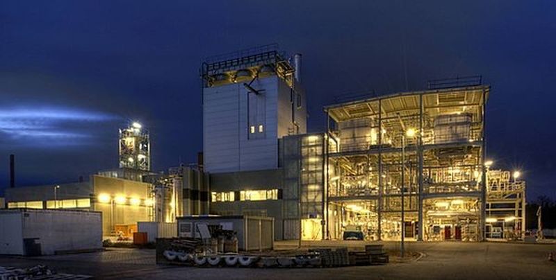 Die Bioliq-Anlage am KIT: In einem mehrstufigen Prozess entstehen aus Stroh und anderen biogenen Reststoffen hochwertige synthetische Kraftstoffe.