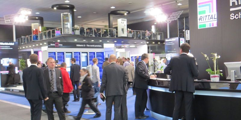 Ein Messe-Klassiker war der Rittal-Stand: Full House auf 2.000 Quadratmeter Ausstellungsfläche.
