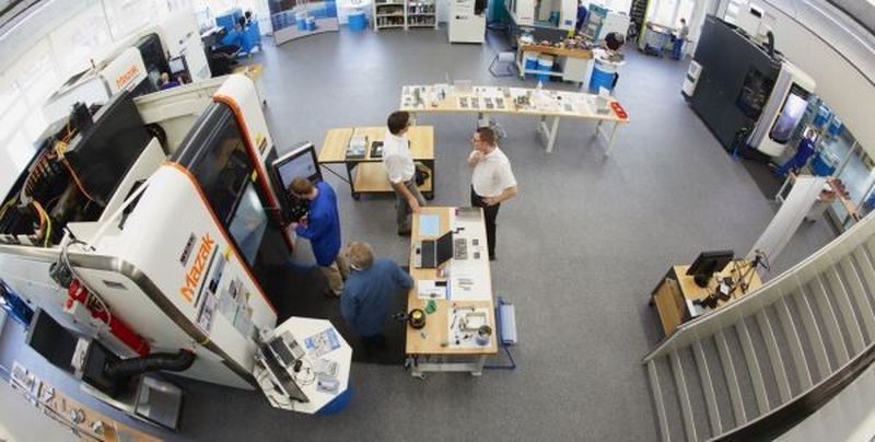 Auf rund 300 m² hat das Schmierstoffunternehmen Blaser Swisslube sein topmodernes Technologiecenter am Hauptsitz in Hasle-Rüegsau (Schweiz) kürzlich erweitert.